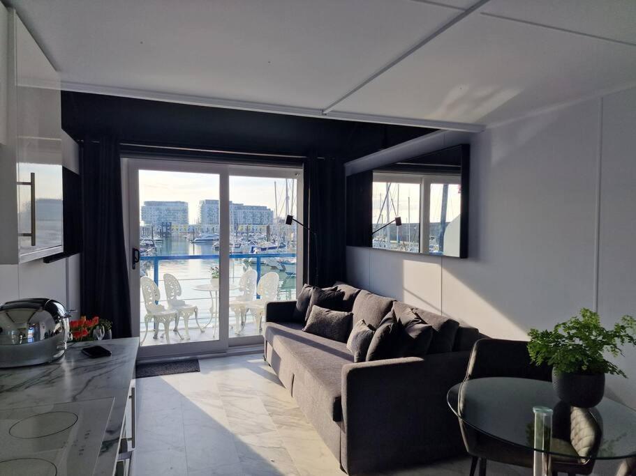 Sea Breeze In Marina With Free Parking * Hove