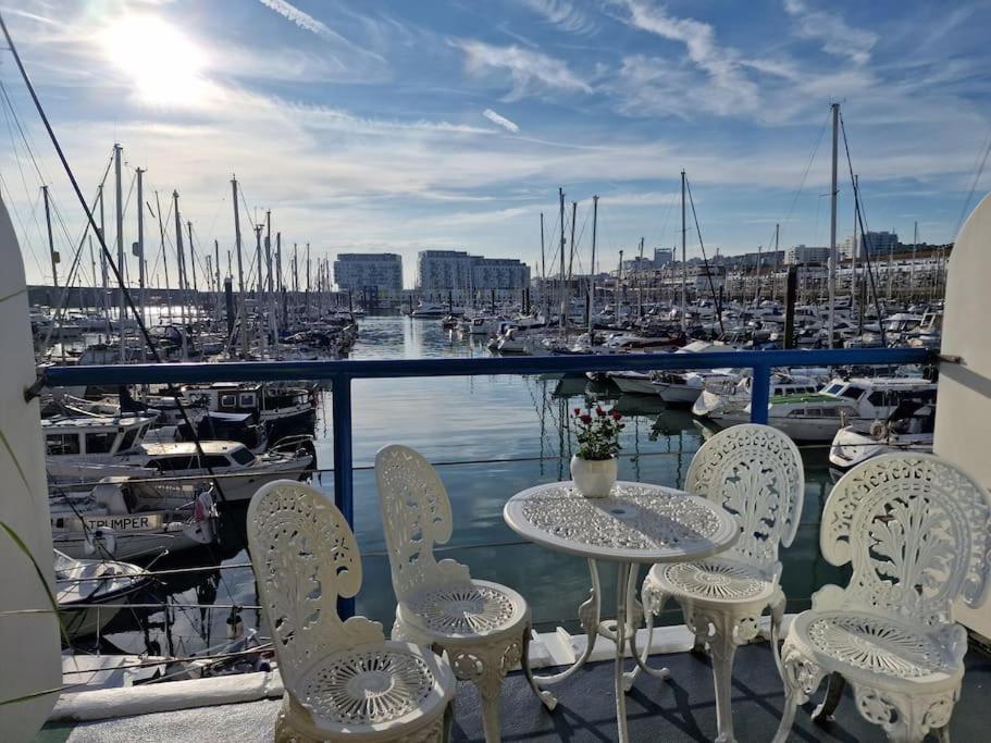 Sea Breeze In Marina With Free Parking Hove